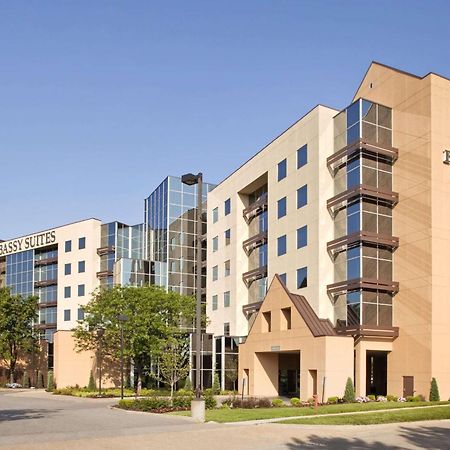 Embassy Suites By Hilton St Louis Airport Бриджтън Екстериор снимка