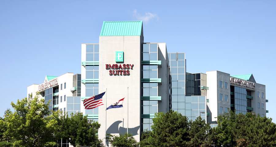 Embassy Suites By Hilton St Louis Airport Бриджтън Екстериор снимка